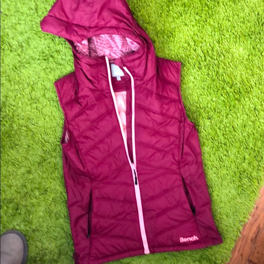 Bench Hooded Vest